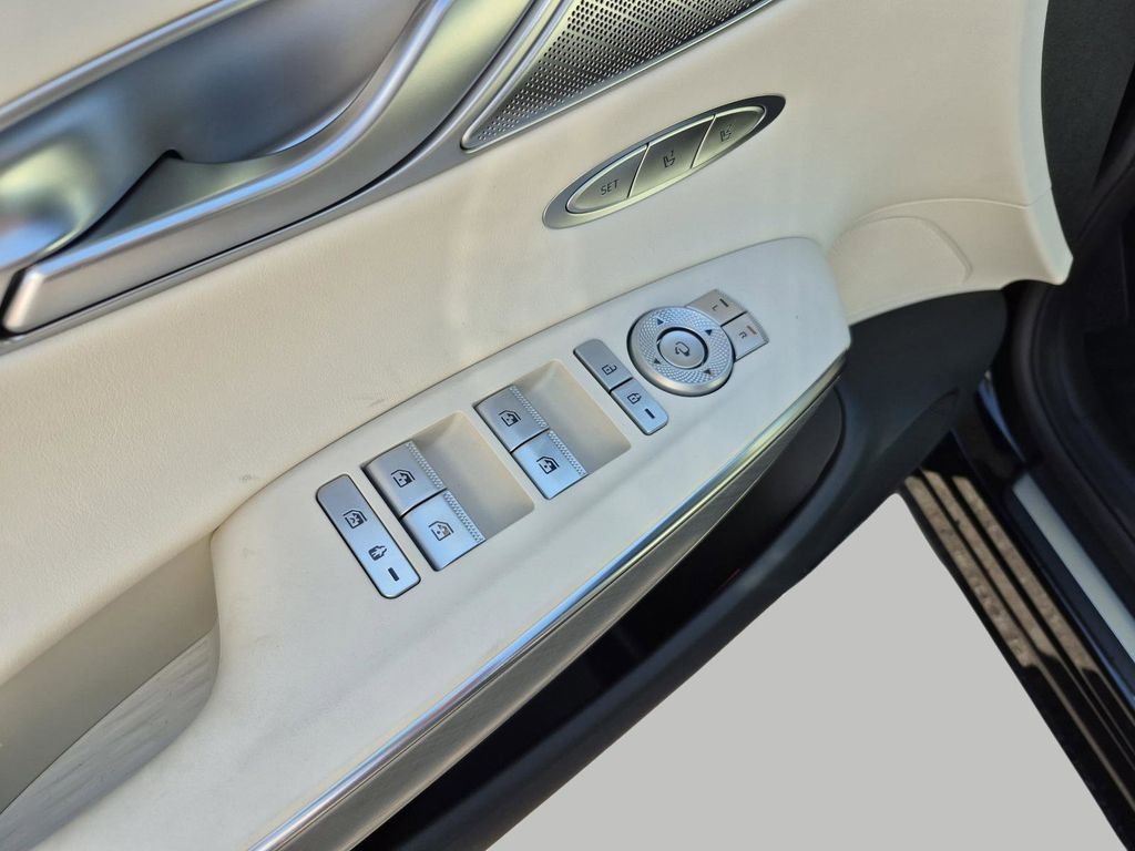 2025 GENESIS GV70 Advanced - Photo 19