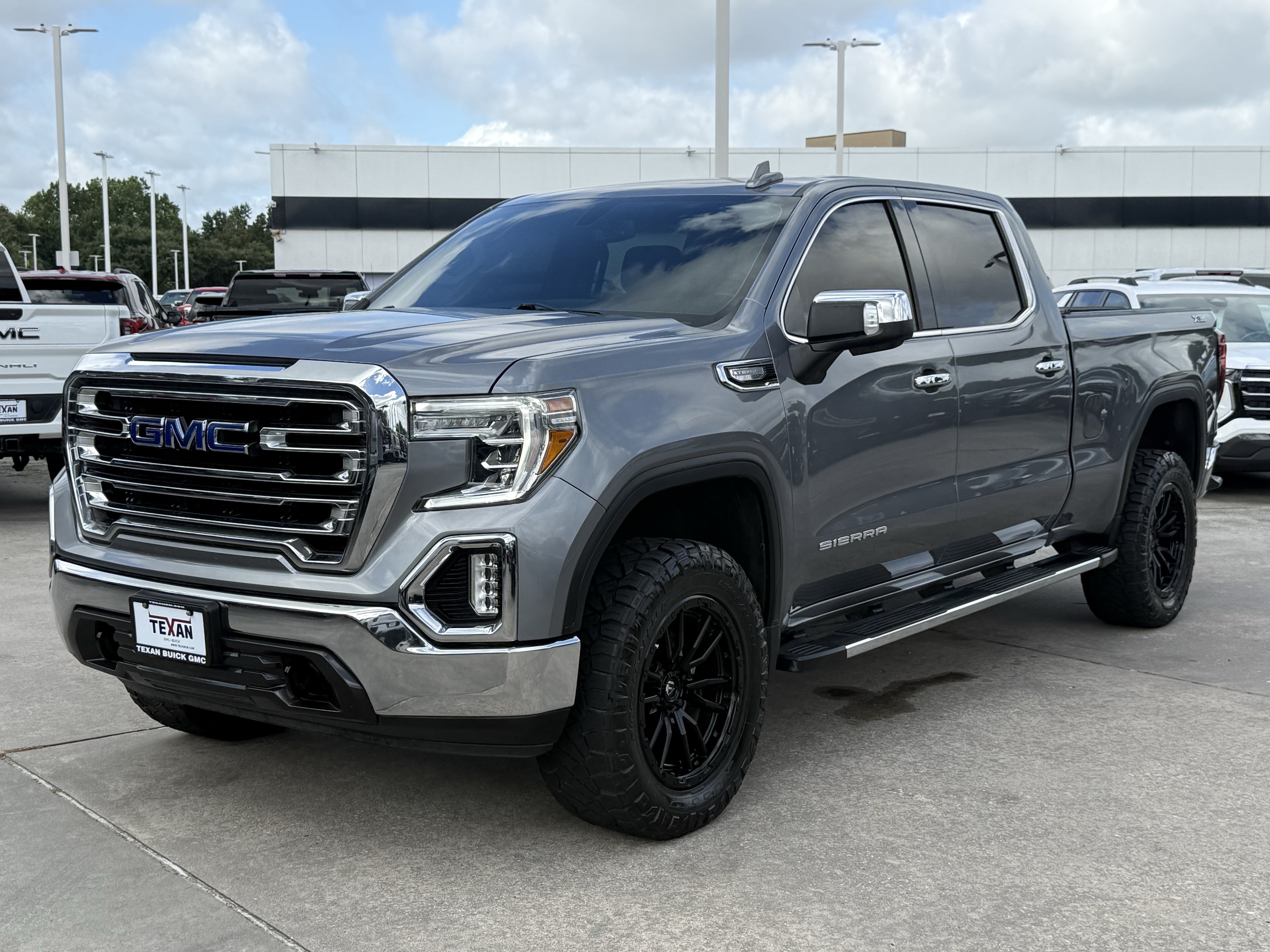 Used 2021 Satin Steel Metallic GMC SLT image 8