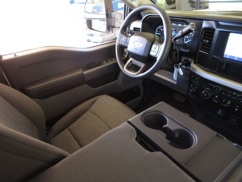 New 2026 Oxford White Ford XL image 23