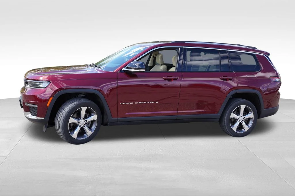 Certified Used 2022 Velvet Red Pearlcoat Jeep Limited image 10