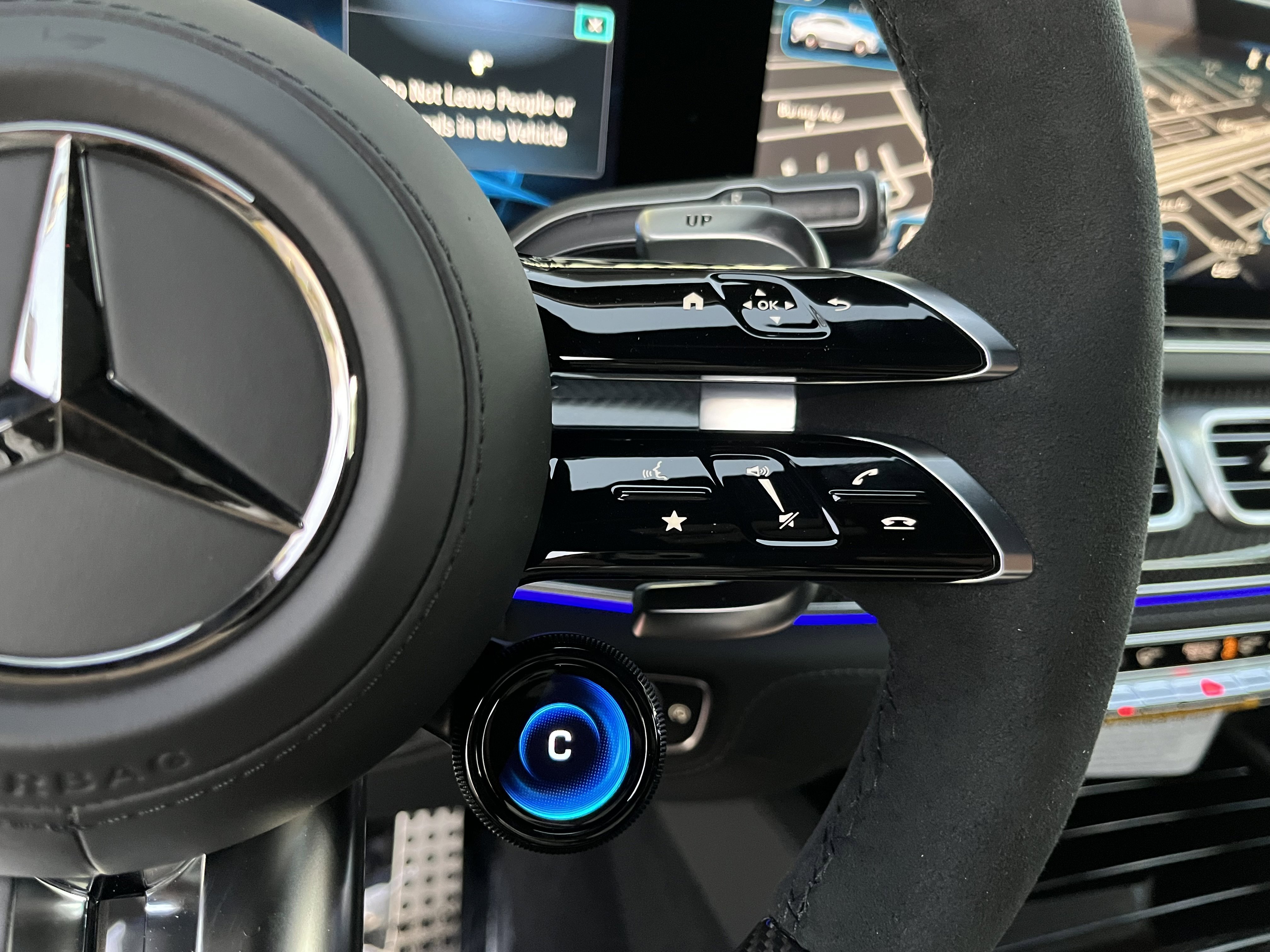 New 2026 MANUFAKTUR Moonlight White Metallic Mercedes-Benz AMG® GLE 53 image 60