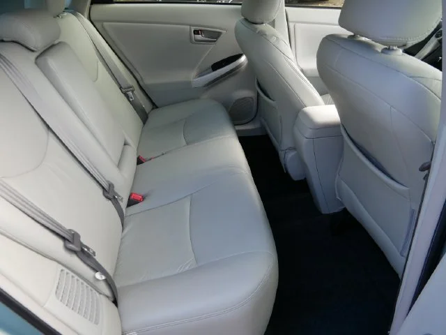 Used 2012 Pearl Toyota Three image 9