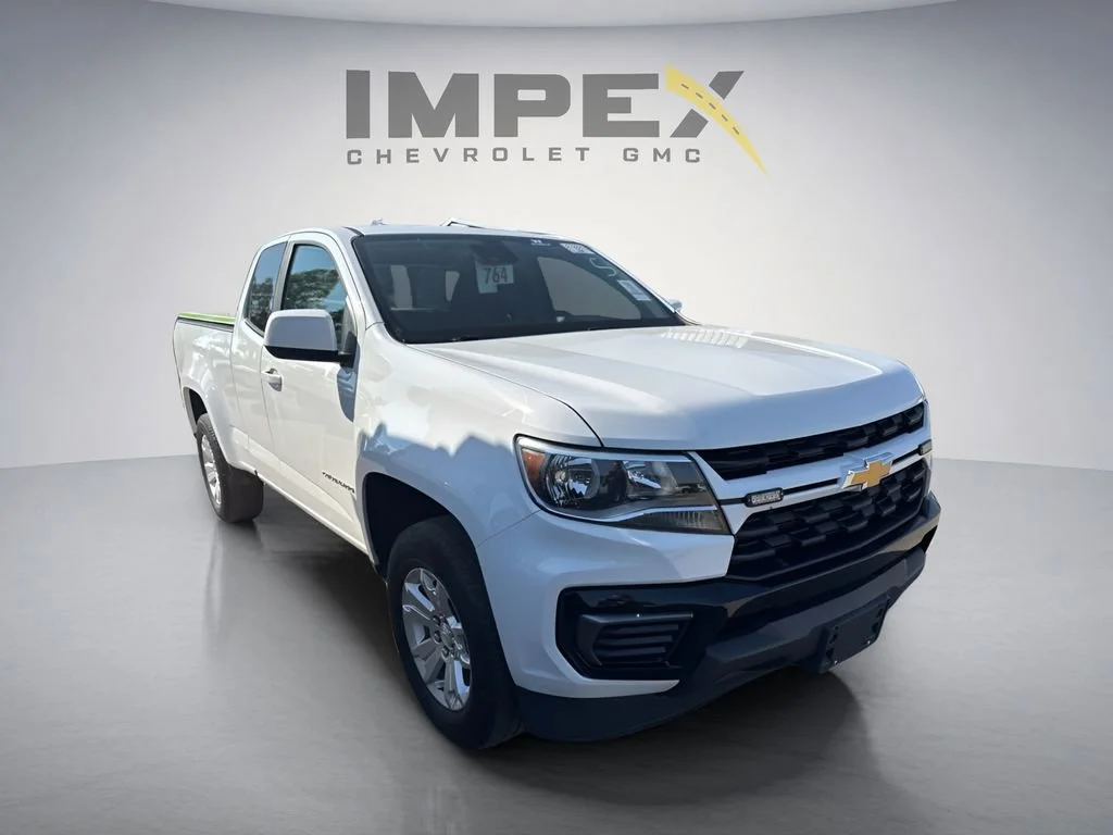 Used 2022 Summit White Chevrolet LT image 5