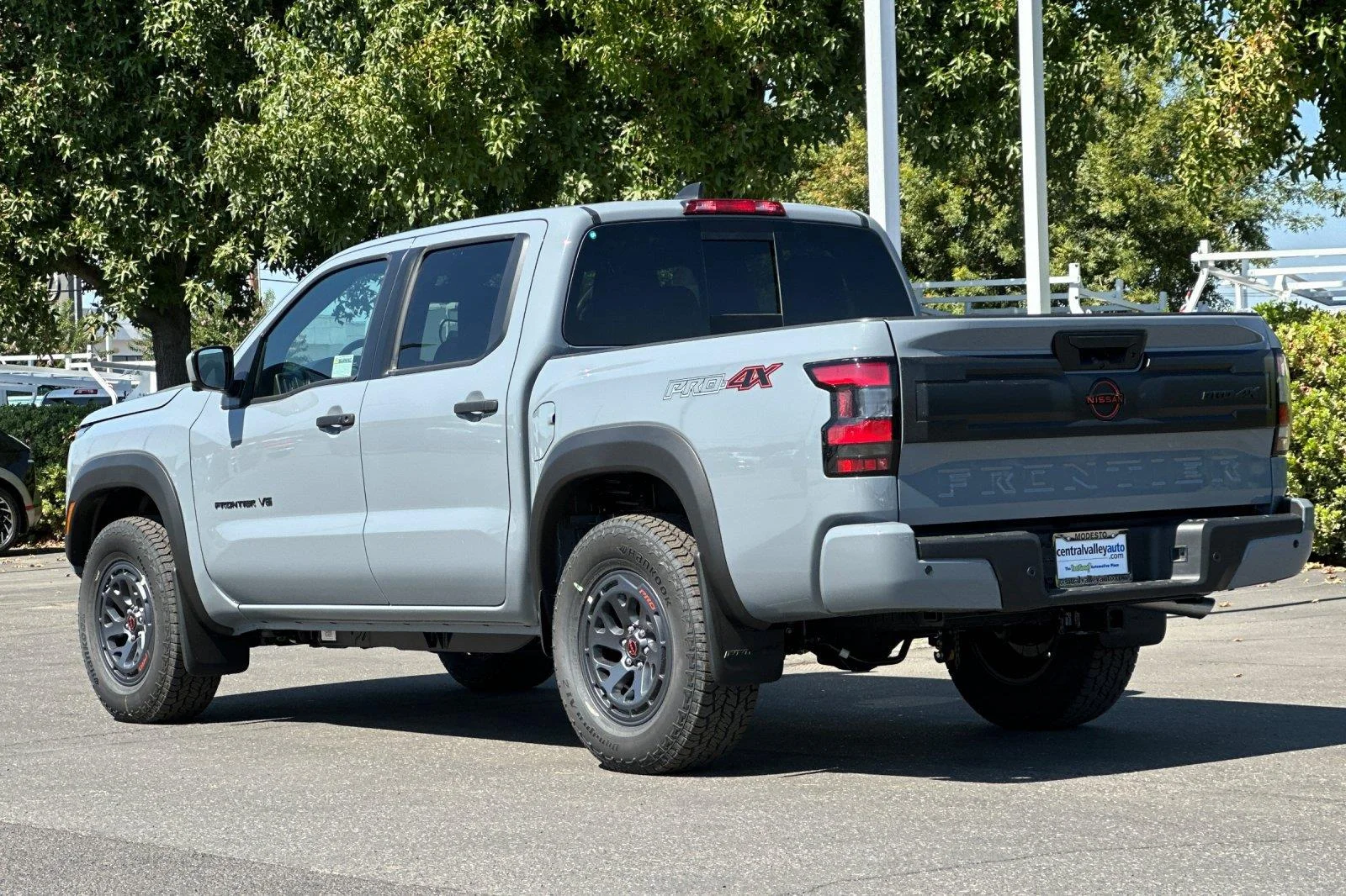 New 2027 Boulder Gray Pearl Nissan Crew Cab PRO-4X® image 5