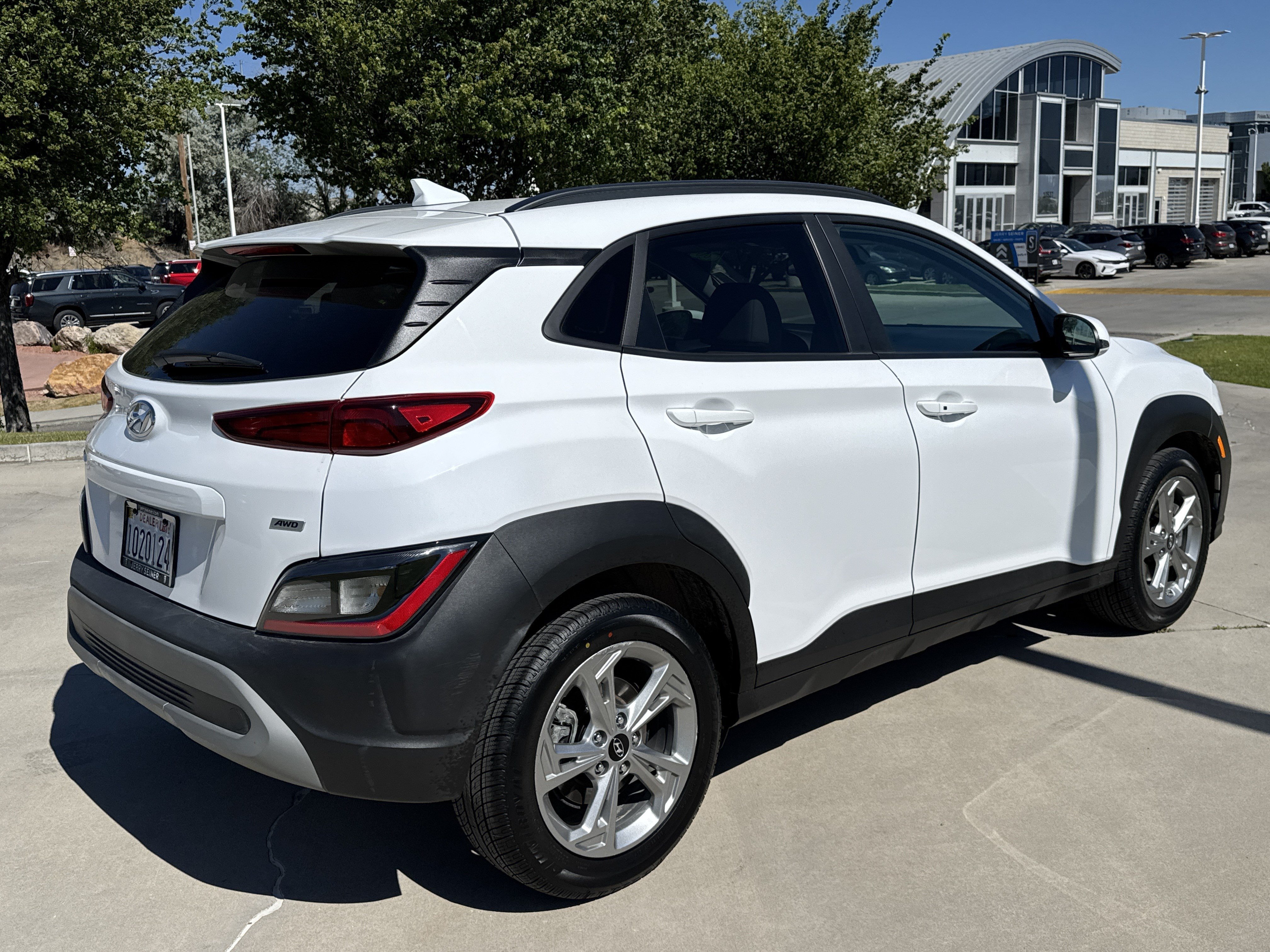 Used 2023 White Hyundai SEL image 5