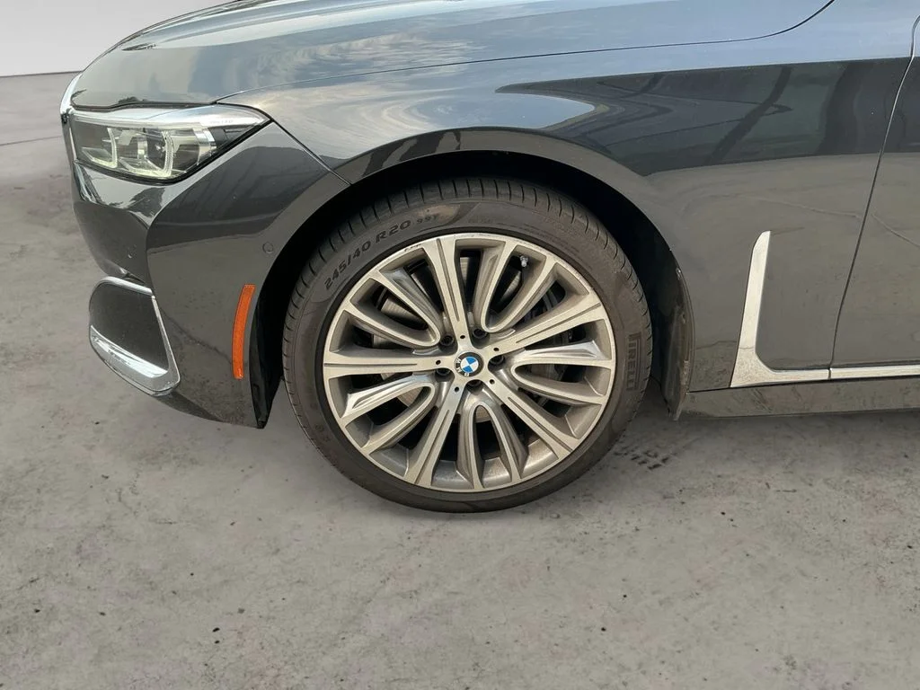 2022 BMW 7 Series 750i - Photo 9