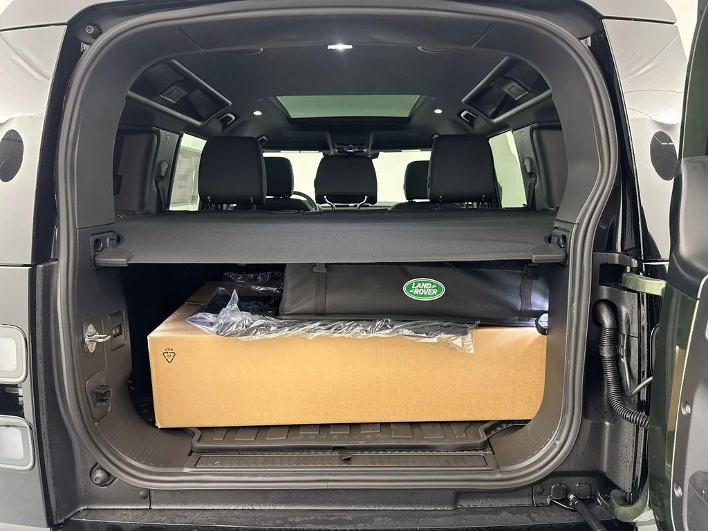 New 2026 Woolstone Green Land Rover X-Dynamic SE image 27