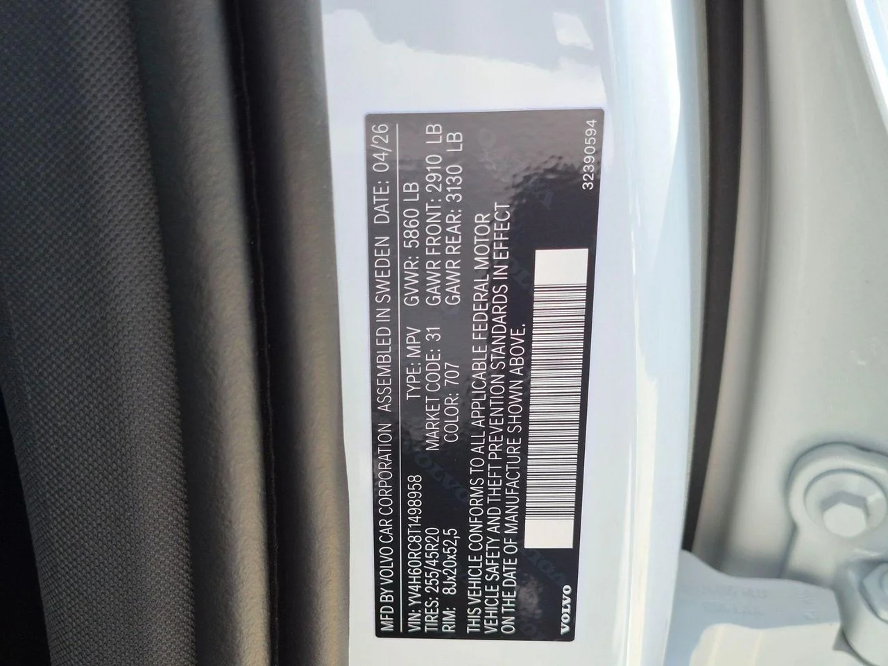 New 2026 Crystal White Volvo Plus image 15
