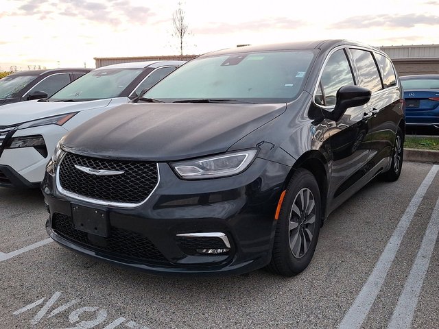 2023 Chrysler Pacifica Hybrid Touring L