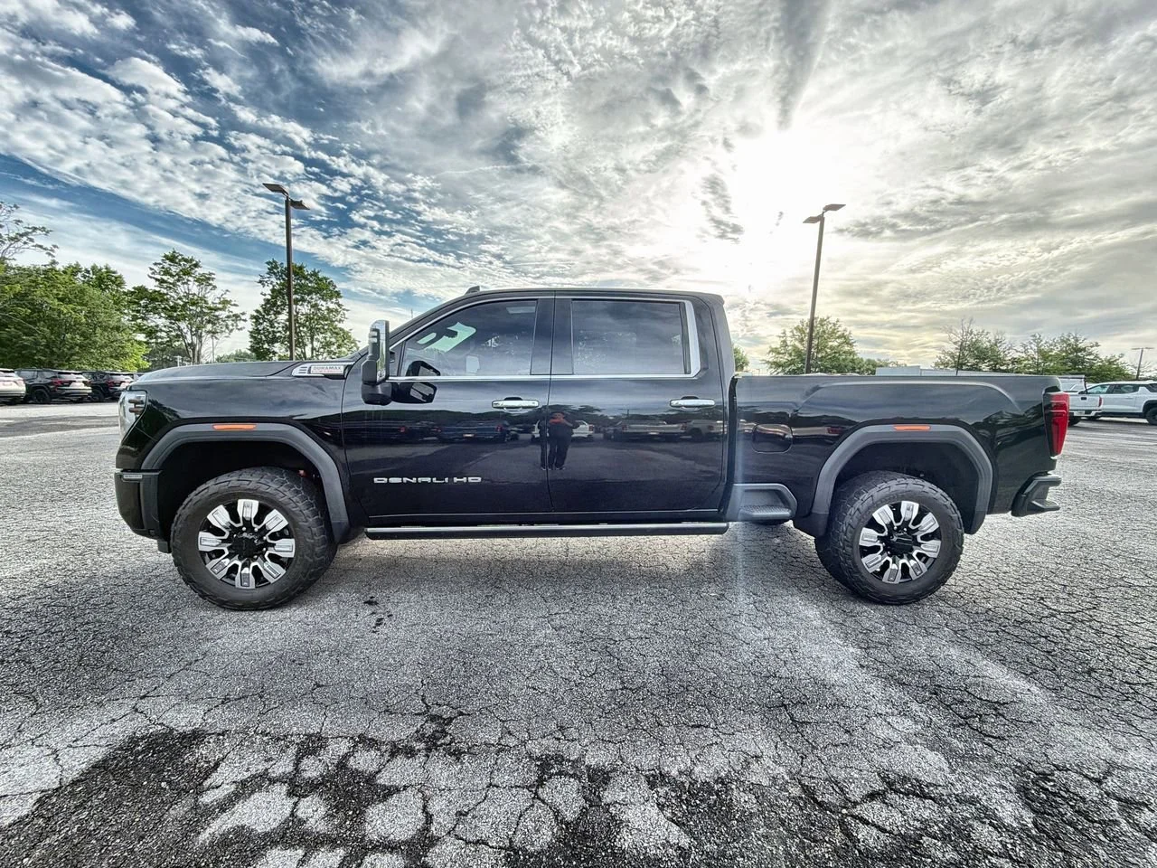 Used 2024 Onyx Black GMC Denali image 5