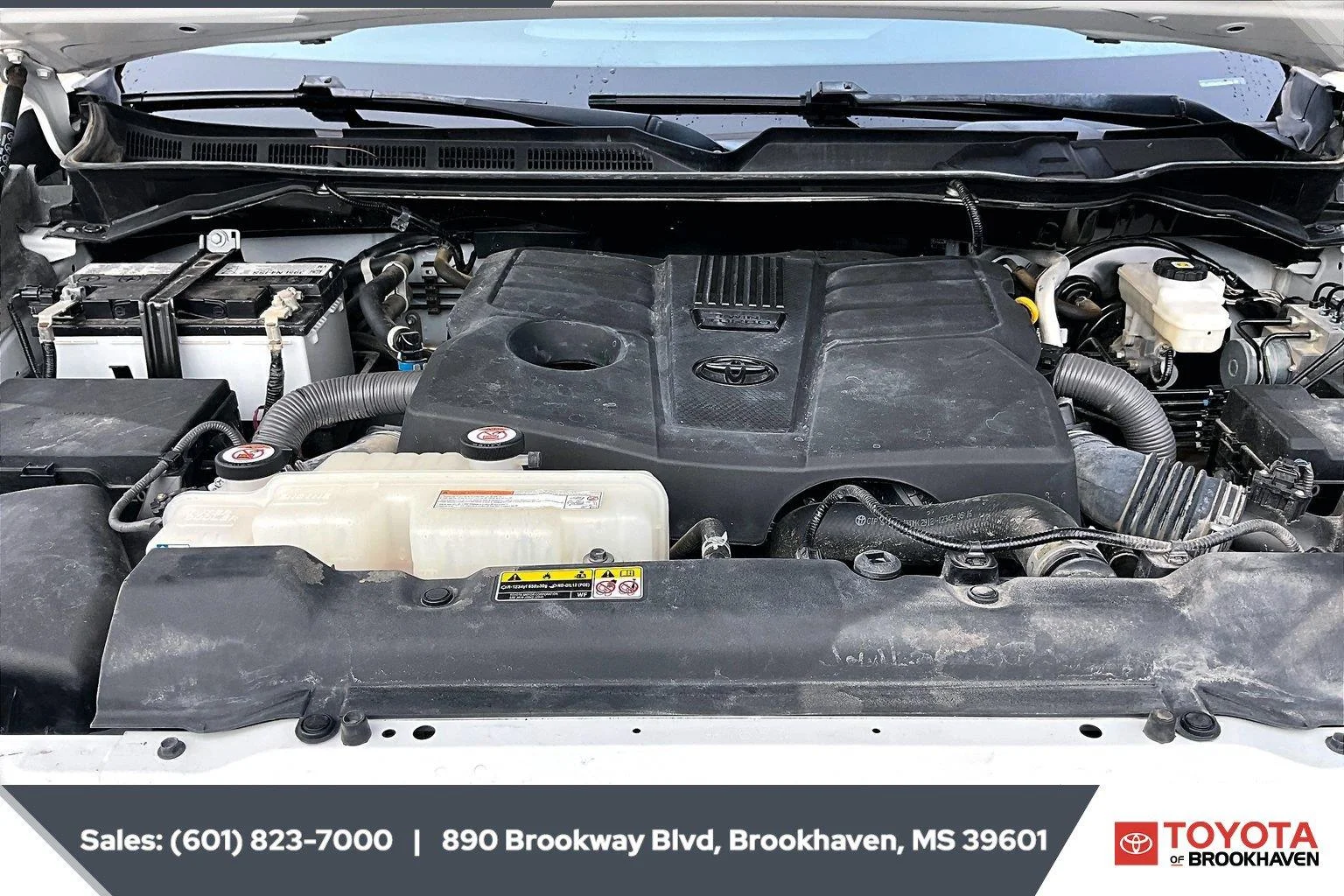 Used 2023 Ice Cap Toyota SR5 image 8