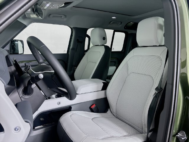 Used 2026 Green Land Rover S image 20