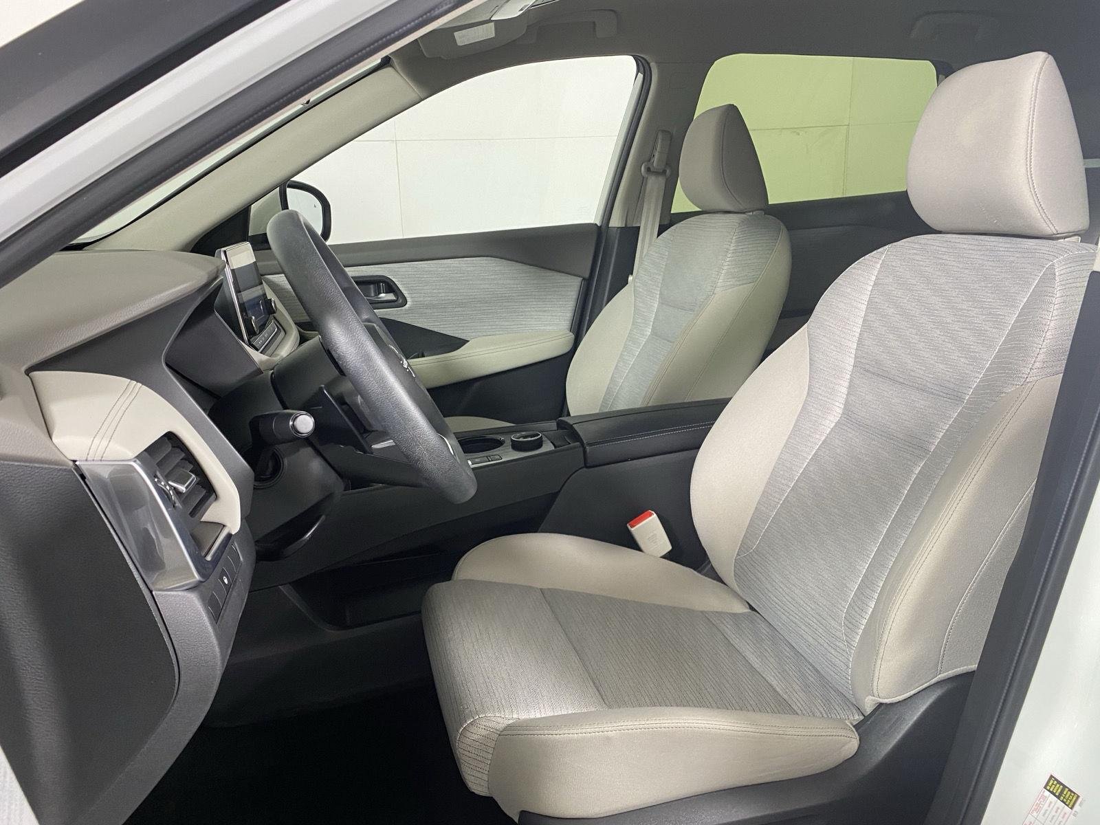 Used 2023 Pearl White Tricoat Nissan SV image 12