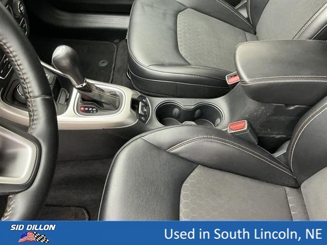Used 2018 Redline Pearlcoat Jeep Latitude image 14