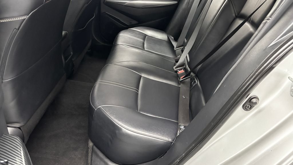Used 2020 Silver Toyota XLE image 35