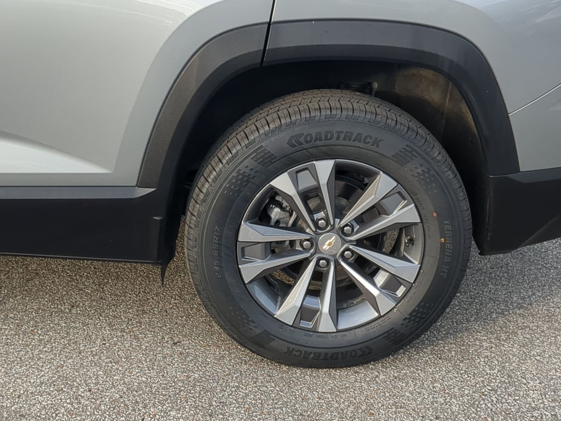 Used 2025 Sterling Gray Metallic Chevrolet LT image 11