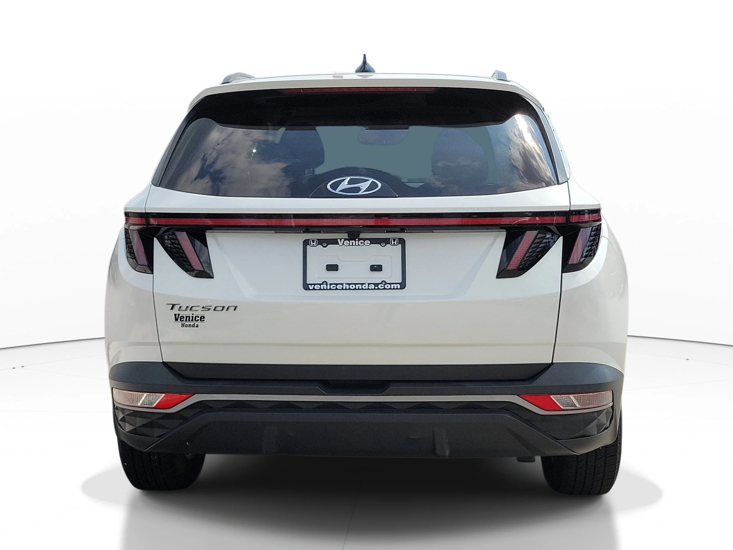 Used 2023 Serenity White Pearl Hyundai SEL image 3