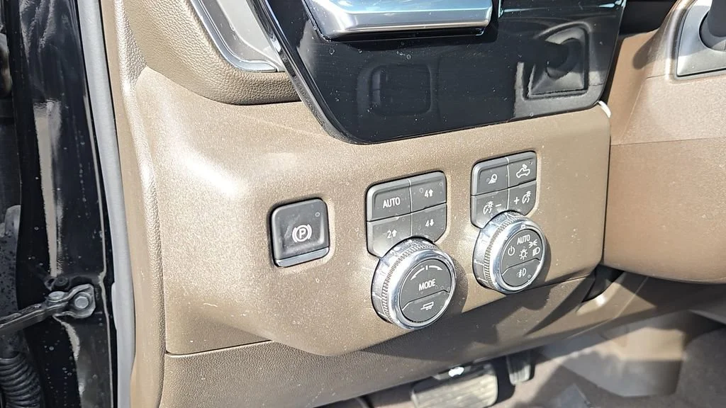 2026 GMC Sierra 1500 SLT - Photo 9