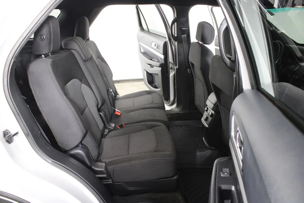 Used 2016 Ingot Silver Ford XLT image 14