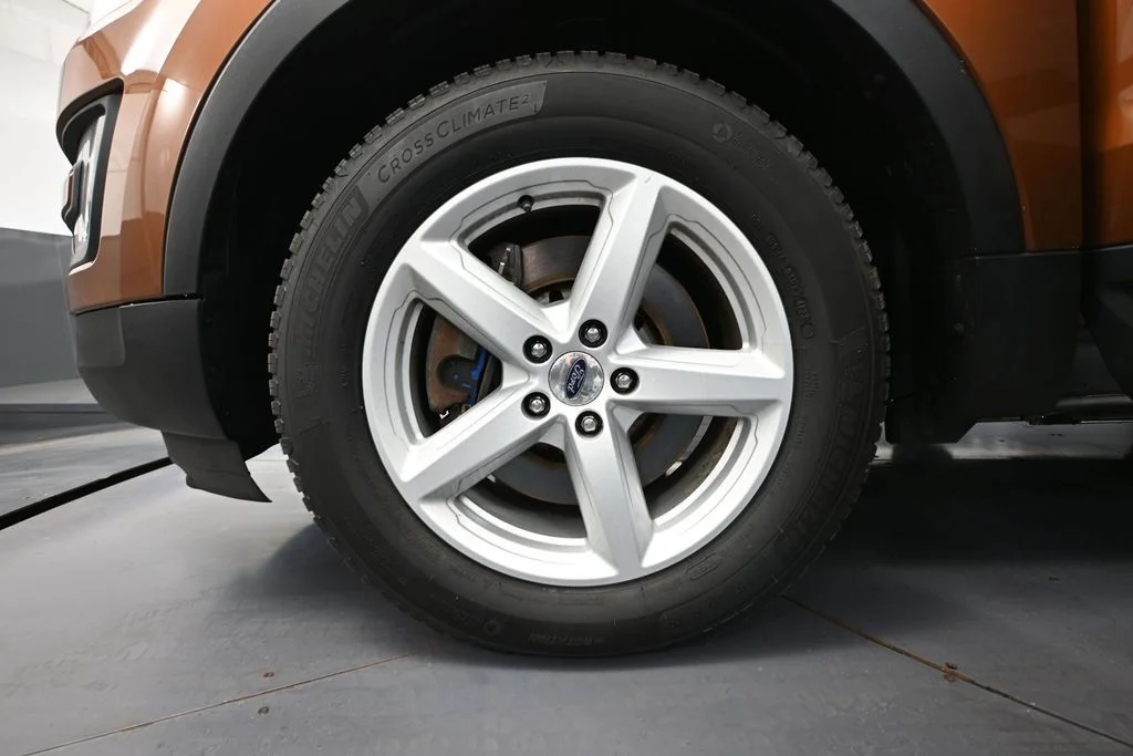 Used 2017 Red Ford XLT image 18