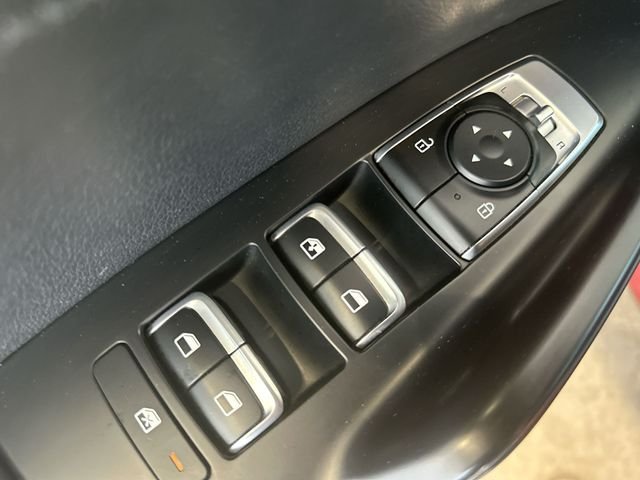 Used 2021 Red Kia LXS image 17