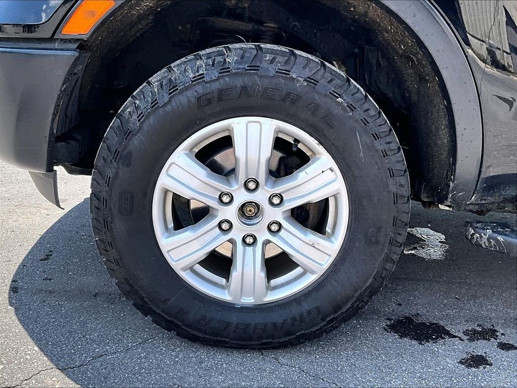 Used 2020 Shadow Black Ford XL image 7