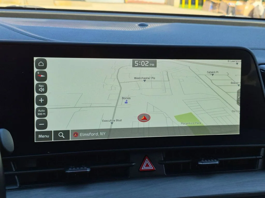 Used 2023 White Kia X-Line image 17