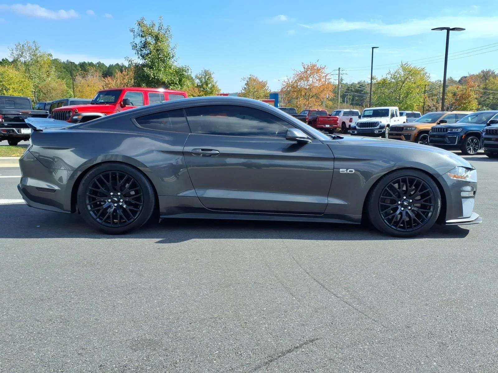 Used 2020 Magnetic Metallic Ford GT Premium image 11