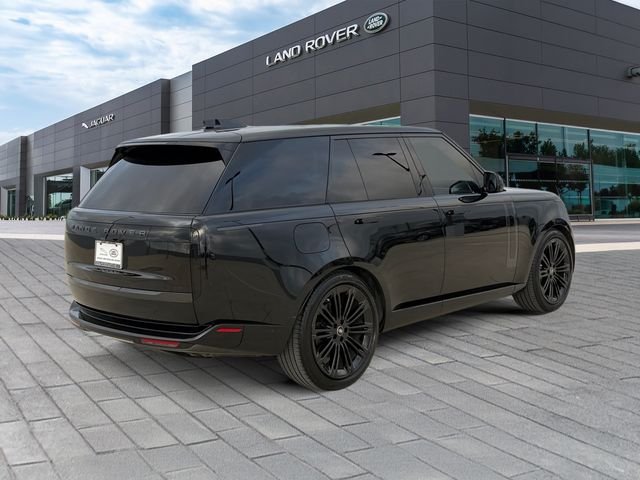 Certified Used 2025 Santorini Black Metallic Land Rover SE image 5