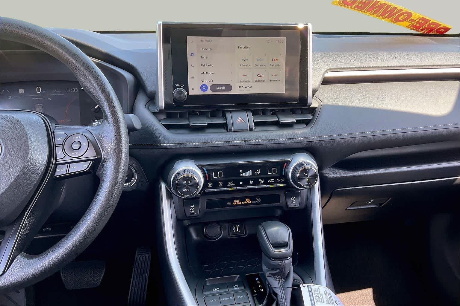 Used 2025 Ice Cap Toyota XLE image 7