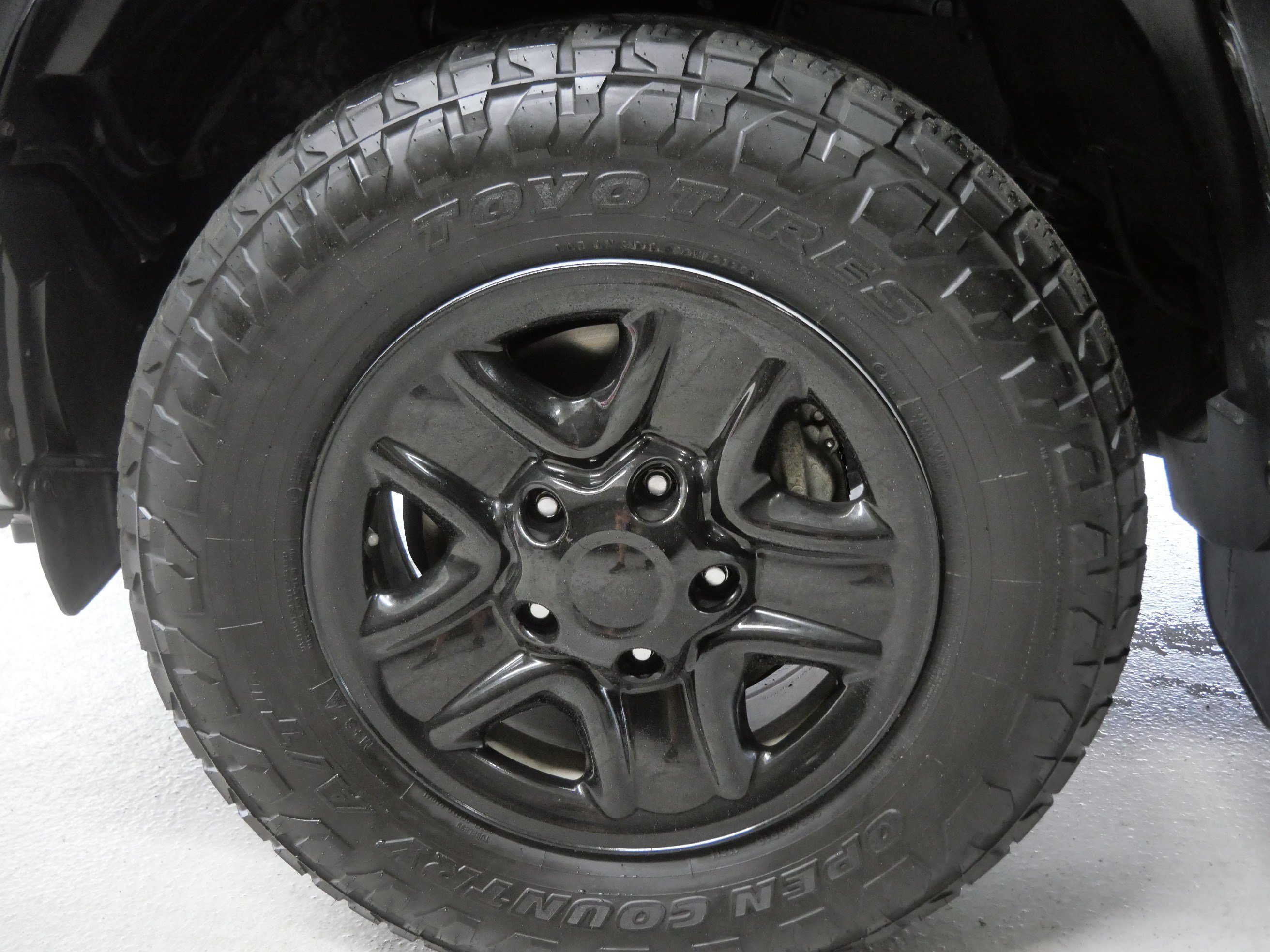 Certified Used 2020 Midnight Black Metallic Toyota SR5 image 15