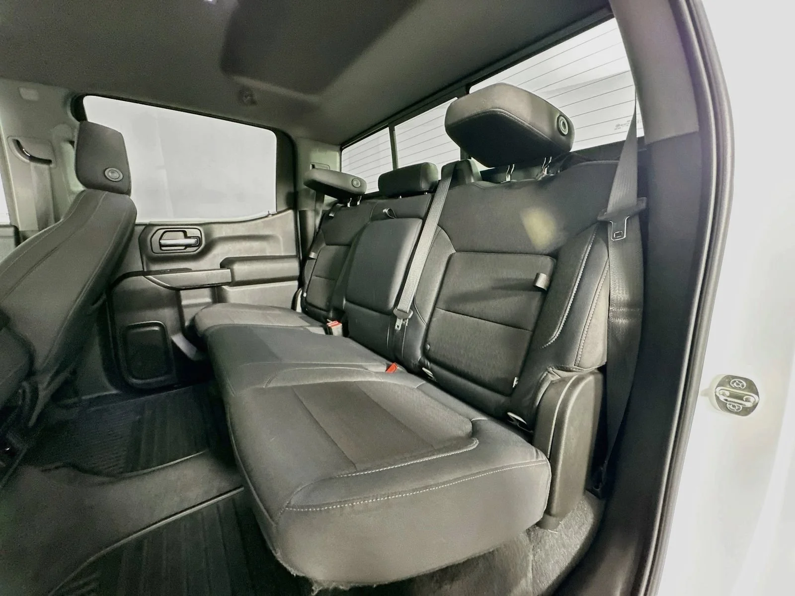 Used 2019 SUMMIT WHITE Chevrolet LT image 25