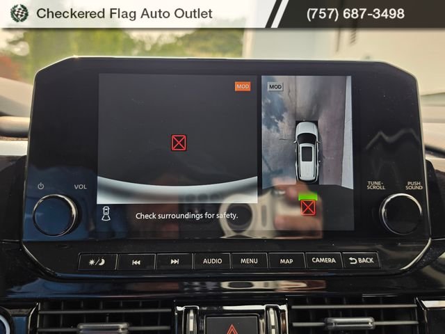 Used 2024 Pearl White Tricoat Nissan SL image 32