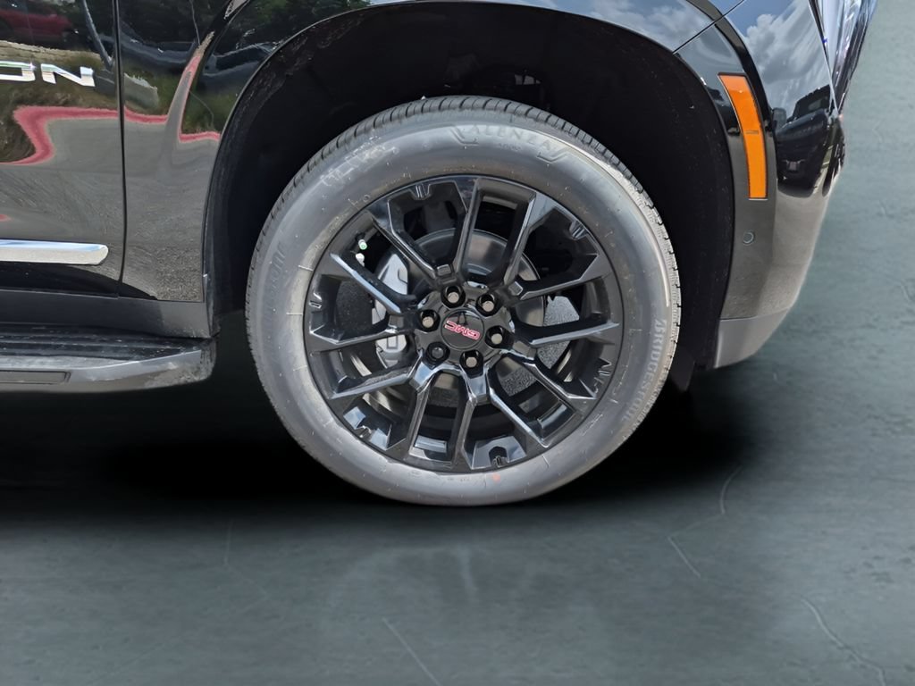 New 2026 Onyx Black GMC Elevation image 13
