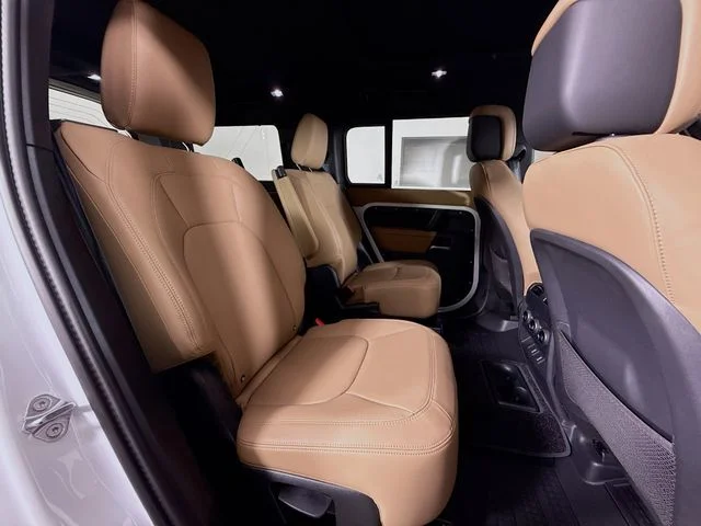 New 2026 Fuji White Land Rover S image 29