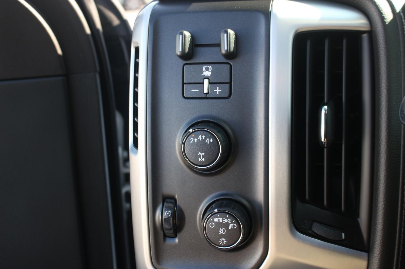 Used 2018 SUMMIT WHITE GMC SLT image 31