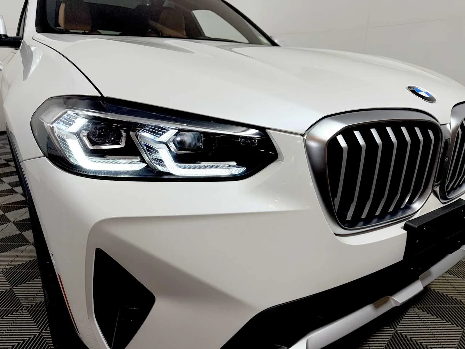 Certified Used 2024 Mineral White Metallic BMW xDrive30i image 25