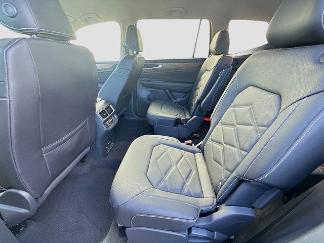New 2026 Deep Black Pearl Volkswagen 2.0T SE W/TECHNOLOGY image 20