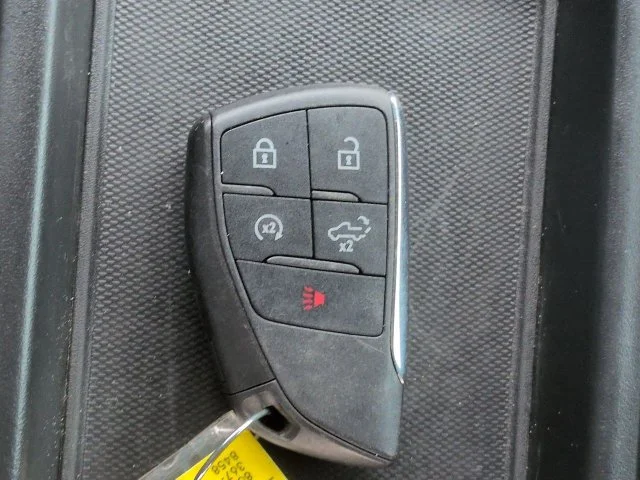 Used 2025 White Chevrolet Custom image 29