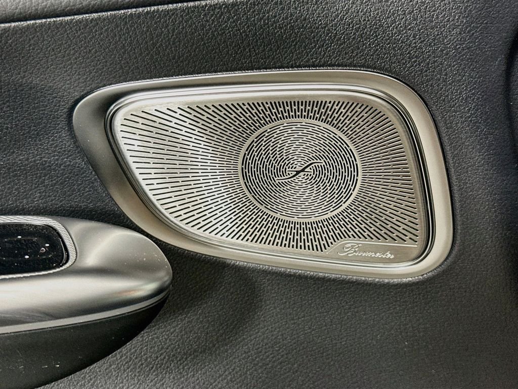 New 2027 Black Mercedes-Benz GLC 300 image 17