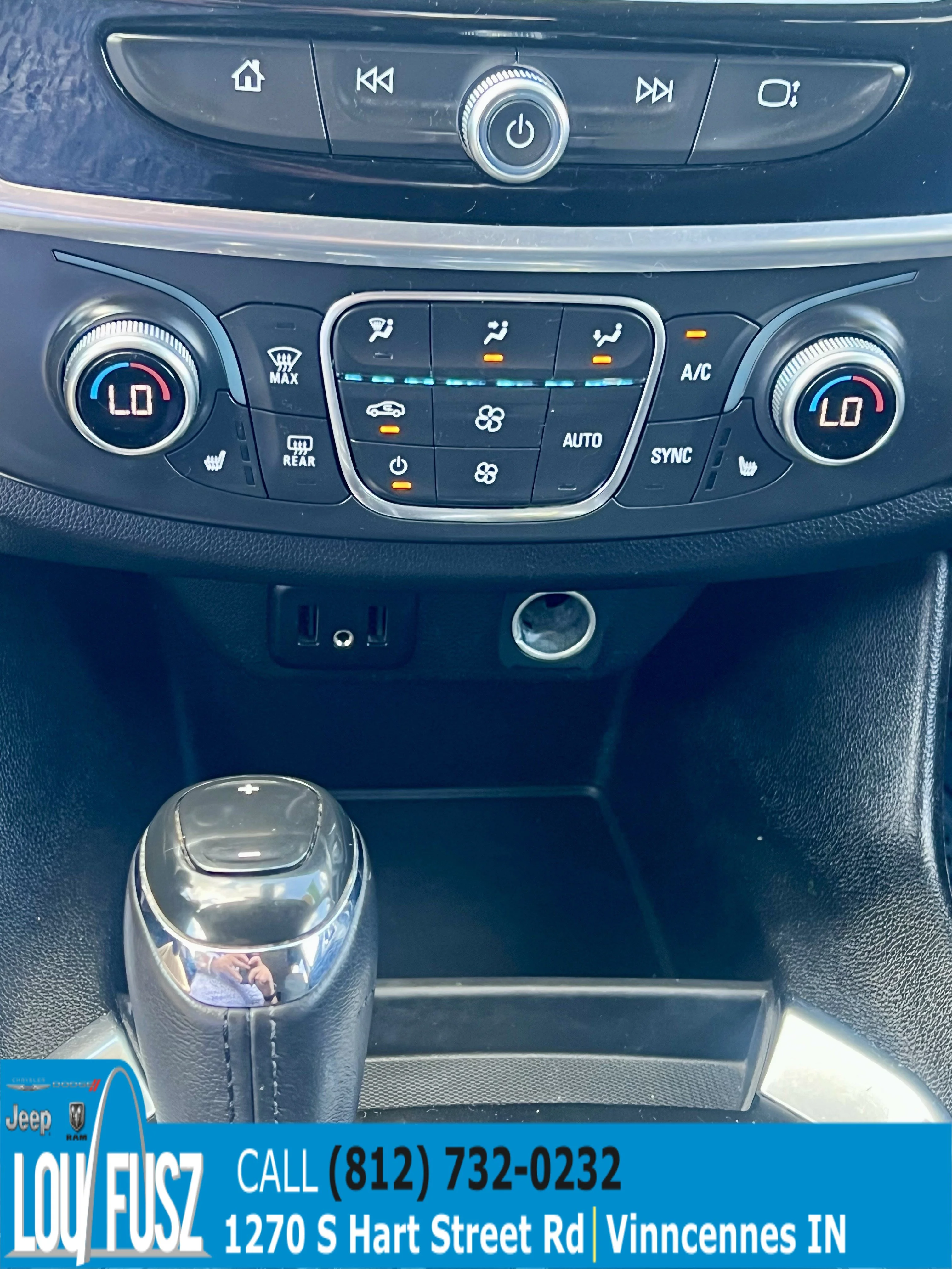 Used 2019 Summit White Chevrolet LT Cloth image 12
