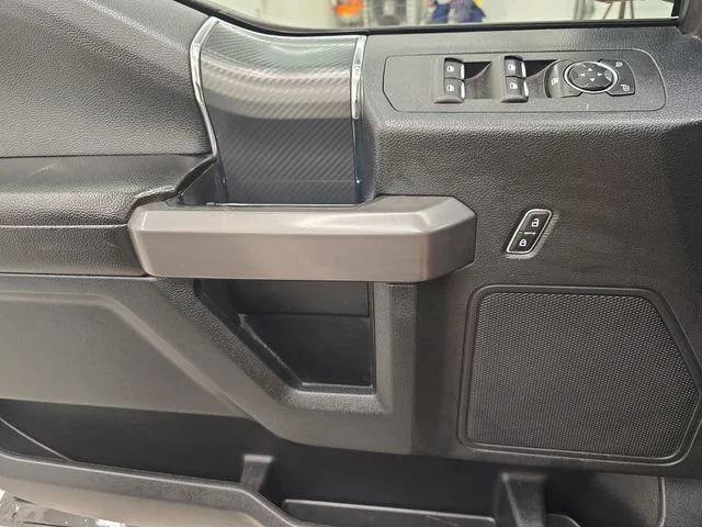 Used 2020 Agate Black Metallic Ford XLT image 33