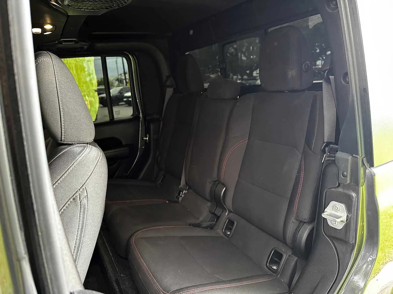 Used 2023  Jeep Rubicon image 19