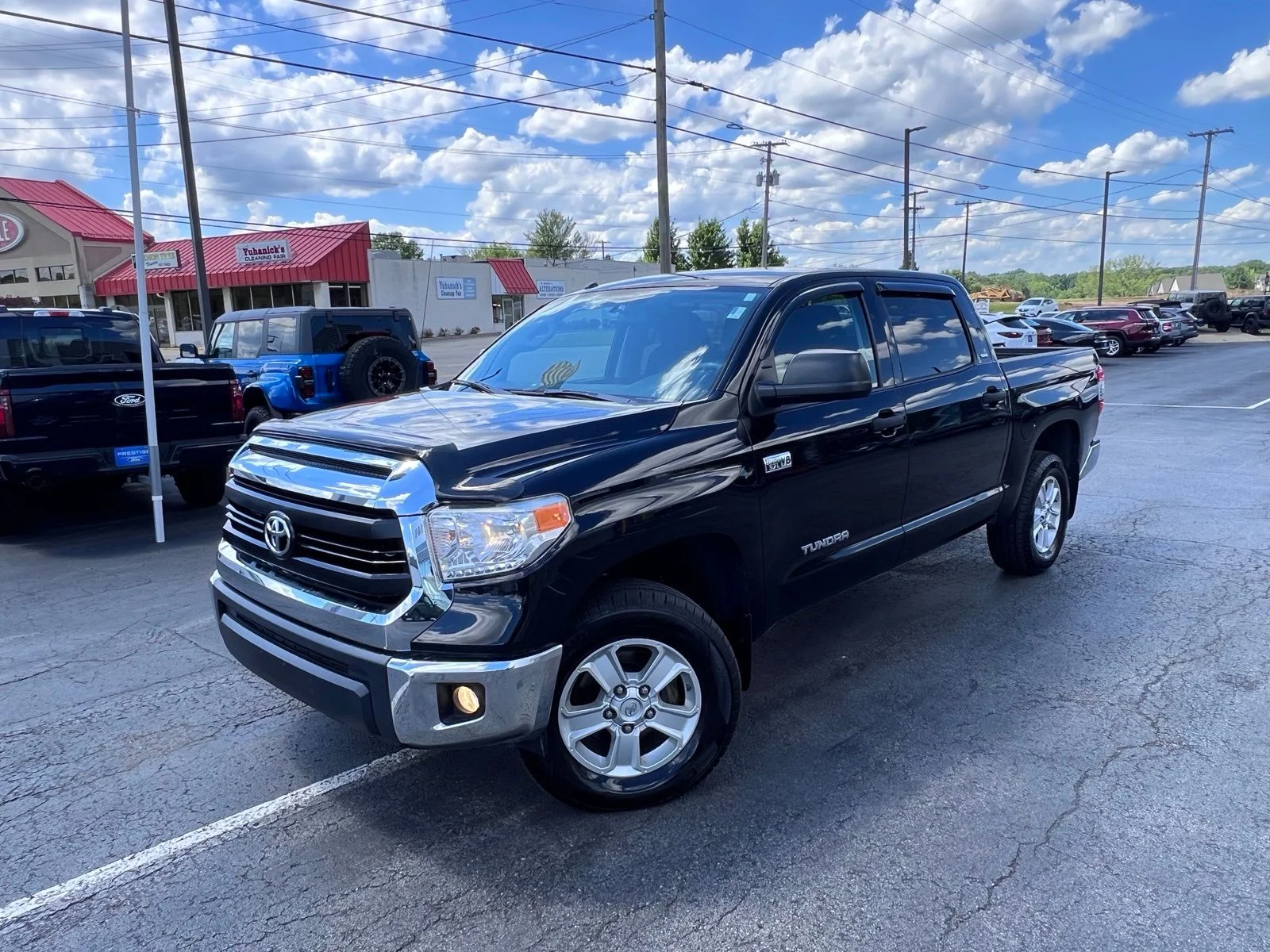 Used 2017 Black Toyota SR5 image 15