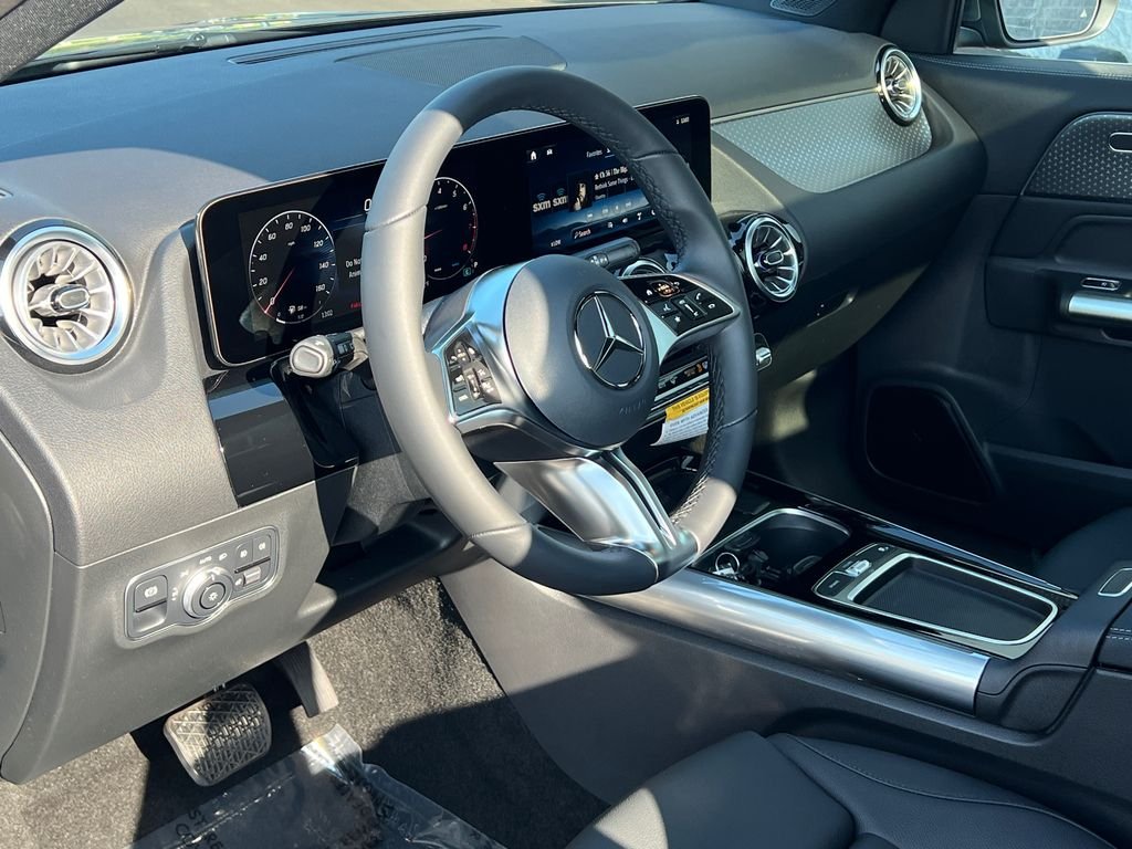 New 2026 Mountain Grey Metallic Mercedes-Benz GLA 250 image 16