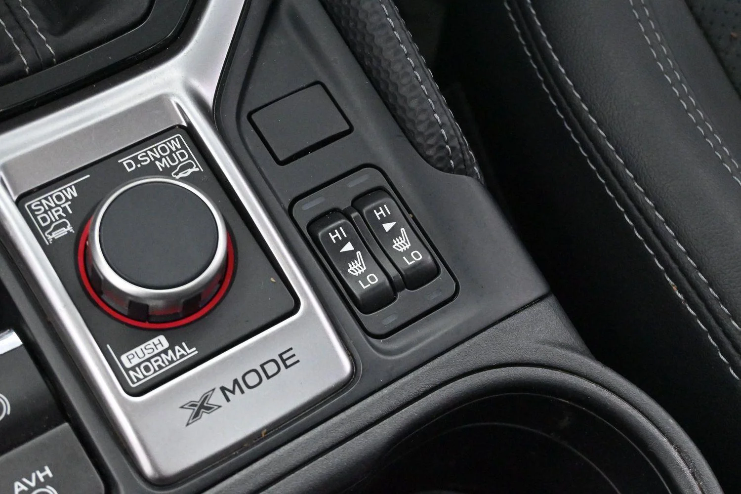 Used 2020 Ice Silver Metallic Subaru Limited image 20