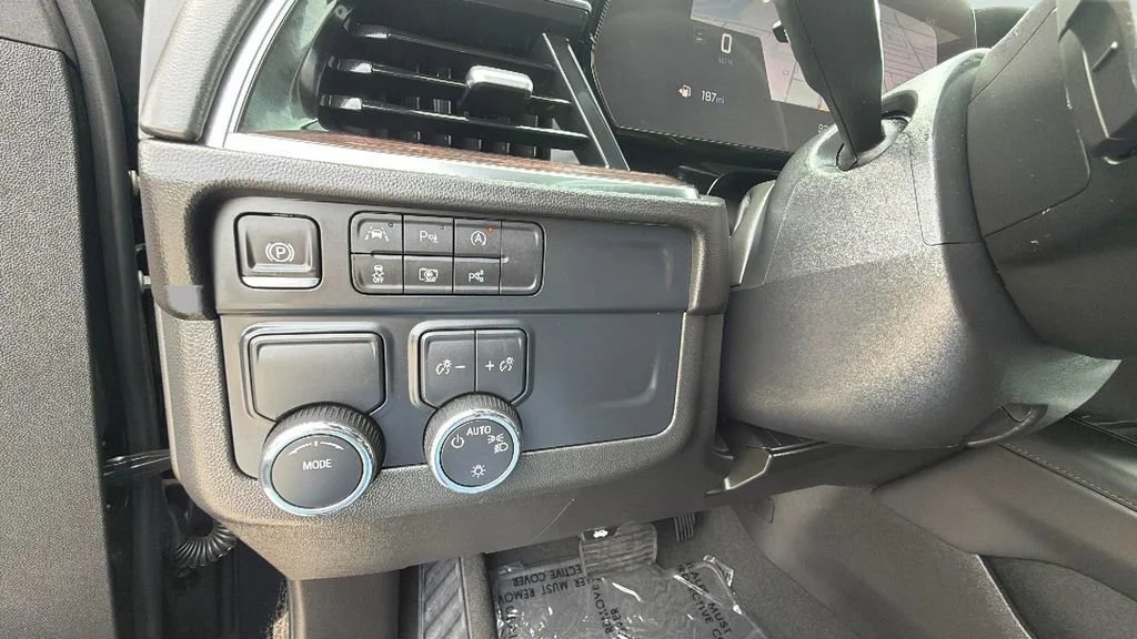 Used 2025 Black Chevrolet LS image 20