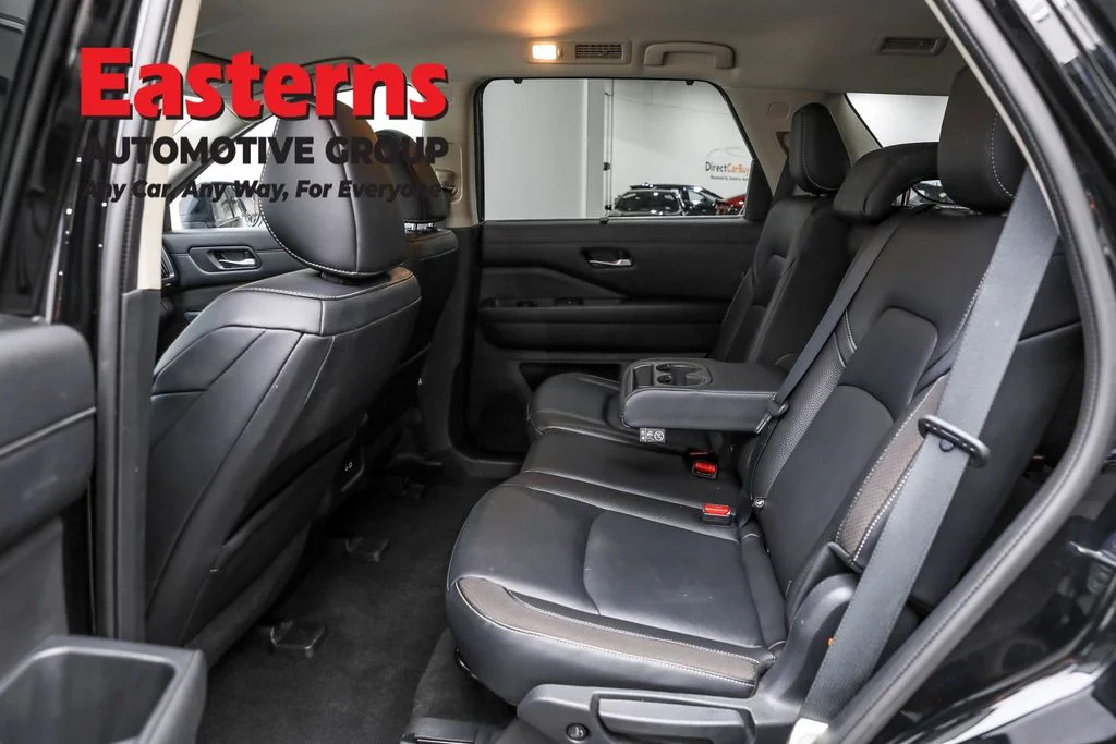 Used 2022 Black Nissan SL image 22