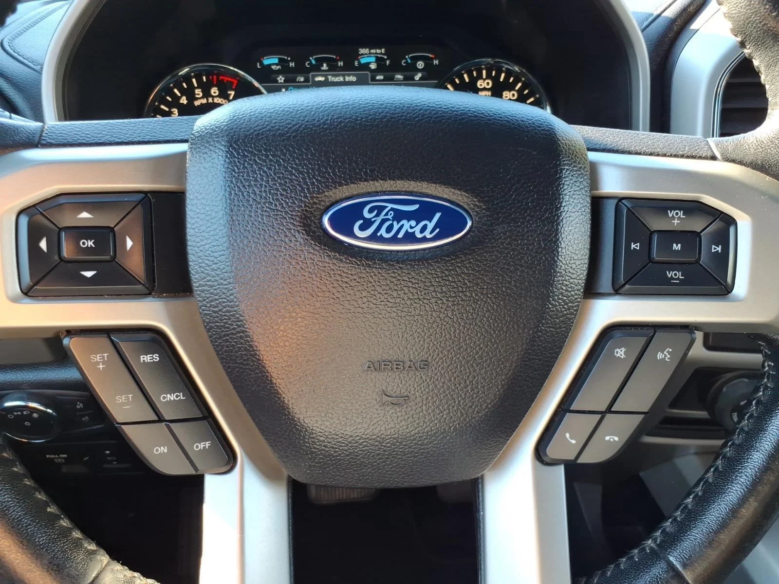 Used 2020 RED Ford LARIAT image 14