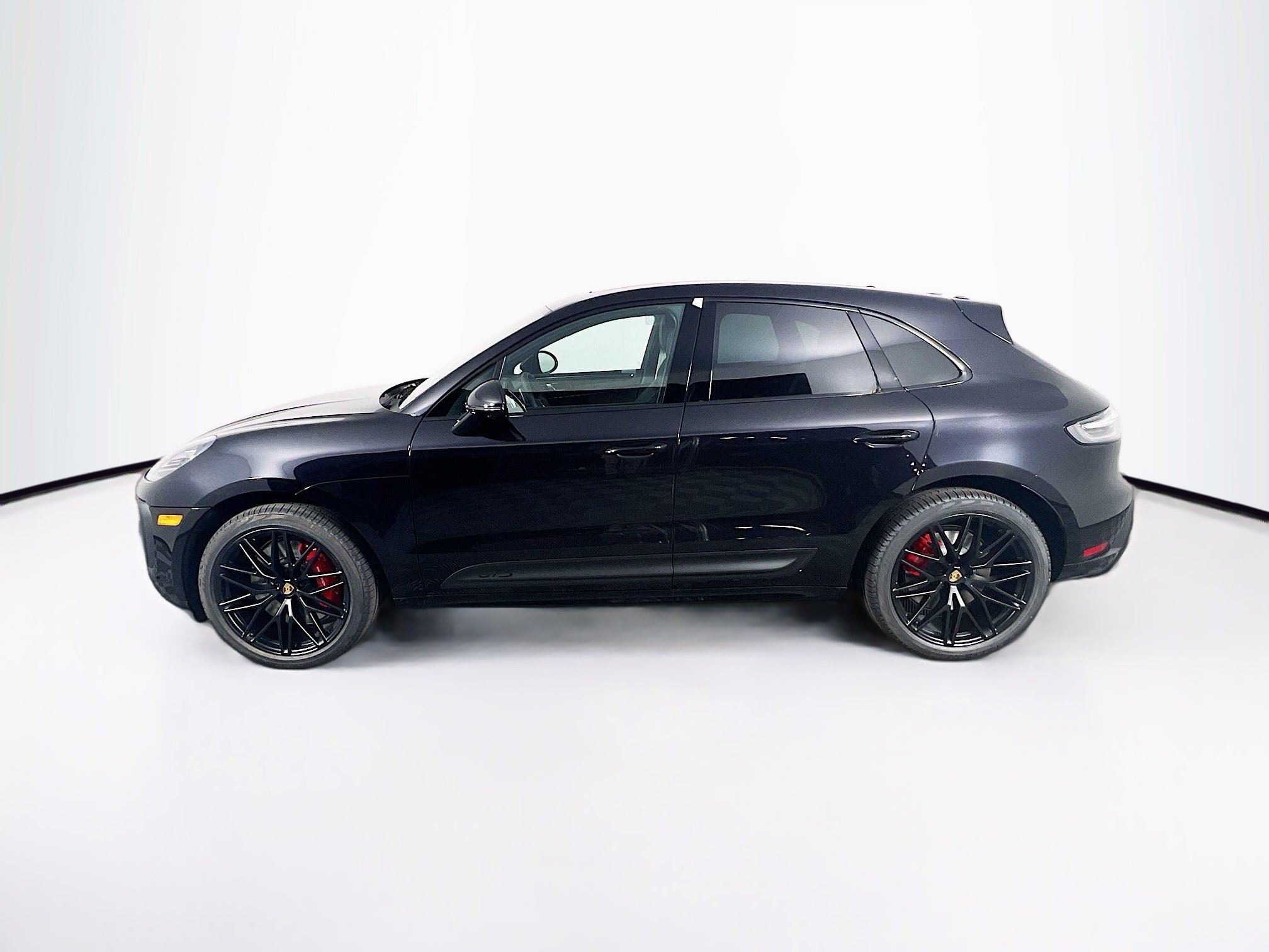2026 Porsche Macan GTS photo 2